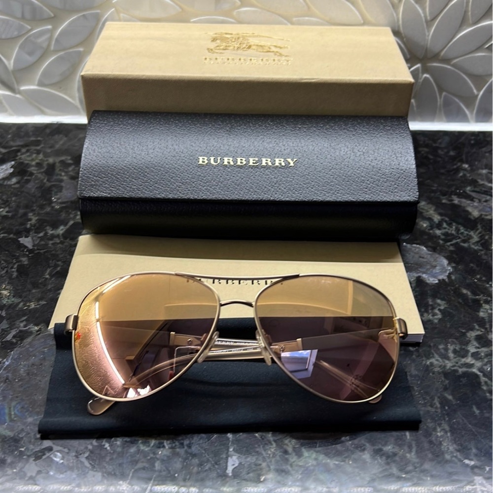 Burberry Sunglasses pink mirror